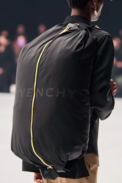 Look 24